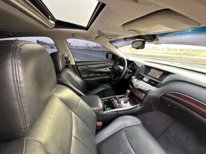 2017 Infiniti Q70 LUXE