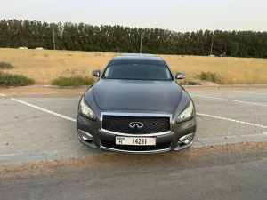 2017 Infiniti Q70 LUXE