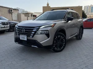2025 نيسان روج SV