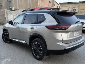 2025 نيسان روج SV