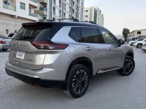 2025 نيسان روج SV