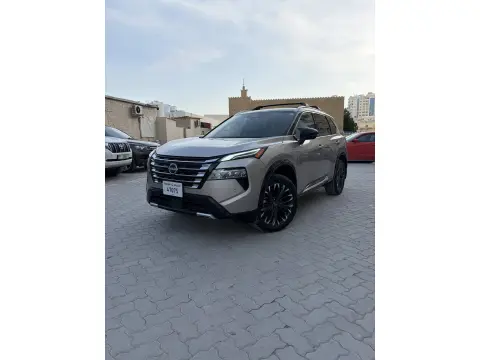 2025 نيسان روج SV