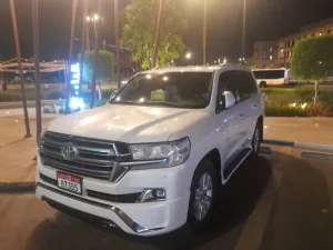 2018 Toyota Land Cruiser GXR