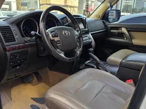2009 تويوتا لاند كروزر VXR