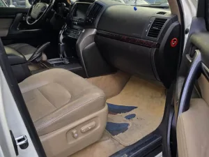 2009 تويوتا لاند كروزر VXR