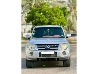 2012 Mitsubishi Pajero in Dubai used car
