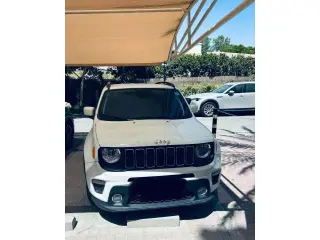 2019 Jeep Renegade في Dubai سيارة مستعملة