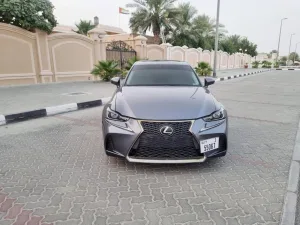 2016 لكزس اي اس IS 200