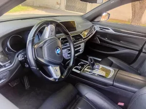 2019 BMW 7-Series 740i