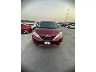 2012 Toyota Sienna in Dubai used car