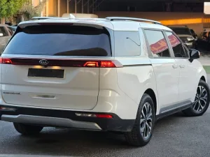 2021 Kia Carnival LX with Seat Package