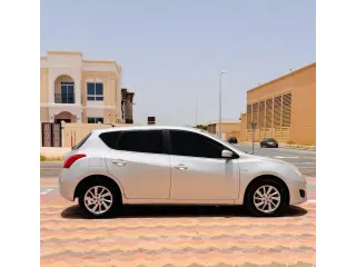 2014 Nissan Tiida في Dubai سيارة مستعملة
