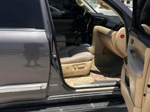 2010 Lexus LX 570 No Trim