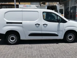 2022 بيجو بارتنر No Trim