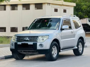2009 ميتسوبيشي باجيرو Signature Edition