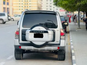 2009 ميتسوبيشي باجيرو Signature Edition