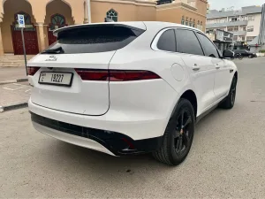 2023 جاكوار اف بيس S