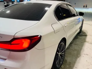 2023 BMW 5-Series 520i
