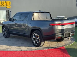 2023 ريفيان ار تي ١ No Trim