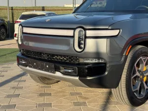 2023 ريفيان ار تي ١ No Trim