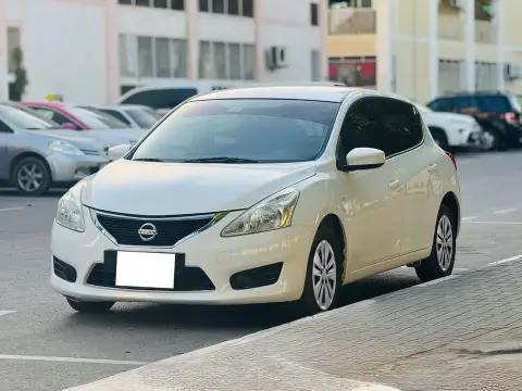 2014 نيسان تيدا LE