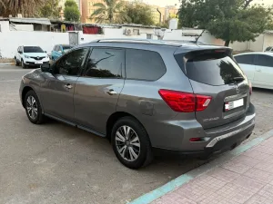 2017 نيسان باثفايندر SE