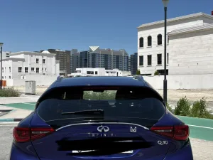 2017 Infiniti Q30 Sport