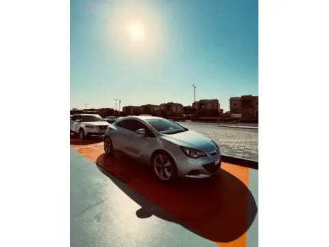 2014 Opel Astra No Trim