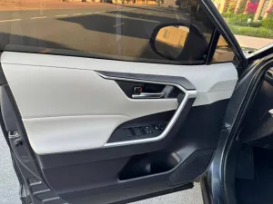 2021 Toyota Rav4 Platinum