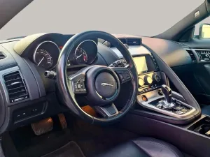 2017 جاكوار الفئة - اف P450