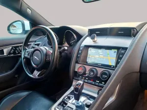 2017 جاكوار الفئة - اف P450