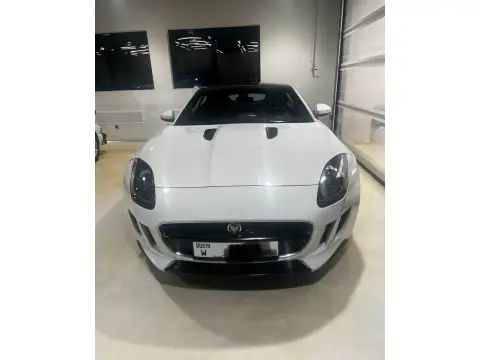 2017 جاكوار الفئة - اف P450