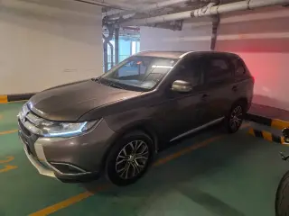 2016 Mitsubishi Outlander in Dubai used car