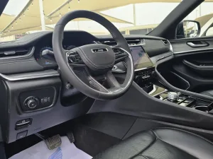 2023 جييب جراند شيروكي SRT8