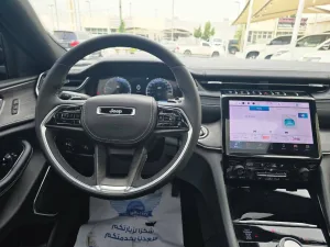 2023 جييب جراند شيروكي SRT8