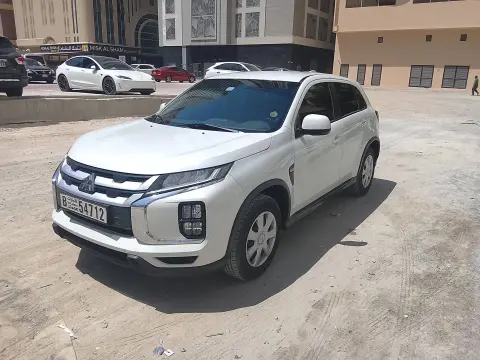 2020 ميتسوبيشي آي أس أكس ES