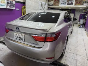 2013 لكزس ES - اي اس ES300h