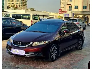 2014 Honda Civic في Sharjah سيارة مستعملة
