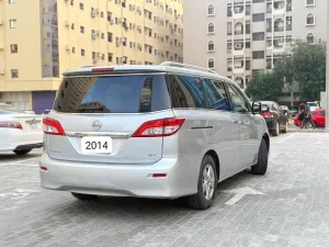 2014 نيسان كويست LE