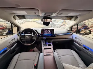 2022 Toyota Sienna LE