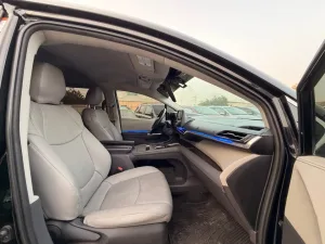 2022 Toyota Sienna LE