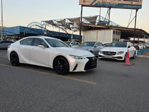 2022 لكزس اي اس