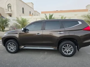 2017 Mitsubishi Montero ES