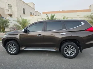2017 Mitsubishi Montero ES
