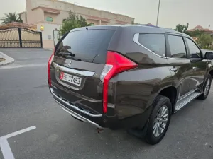 2017 Mitsubishi Montero ES