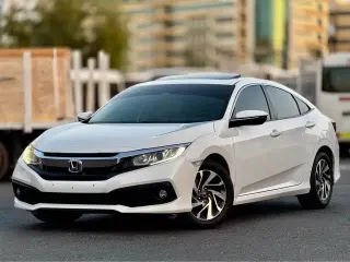 2020 Honda Civic في Dubai سيارة مستعملة
