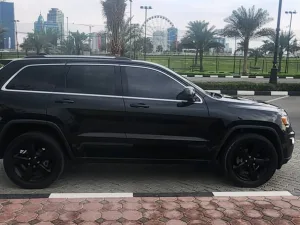2017 جييب جراند شيروكي Laredo E
