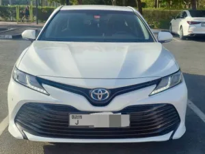 2020 Toyota Camry Hybrid LE