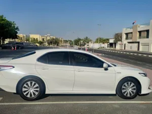 2020 Toyota Camry Hybrid LE
