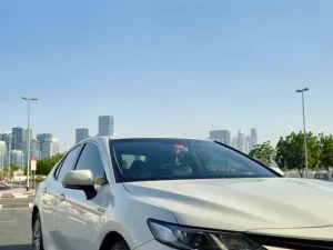 2020 Toyota Camry Hybrid LE